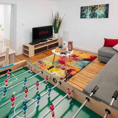 5 Min To Citycenter - House & Garden - Netflix, Playstation & Wifi Apartment Sofia