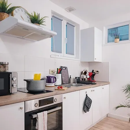 5 Min To Citycenter - House & Garden - Netflix, Playstation & Wifi Sofía