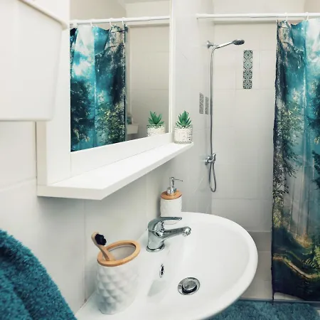 5 Min To Citycenter - House & Garden - Netflix, Playstation & Wifi Sofía