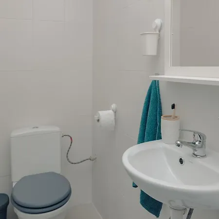 5 Min To Citycenter - House & Garden - Netflix, Playstation & Wifi Sofía