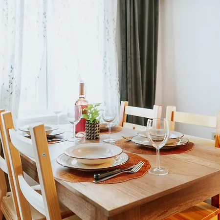 5 Min To Citycenter - House & Garden - Netflix, Playstation & Wifi * Sofia
